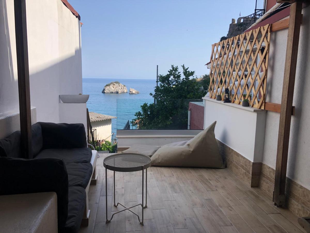 Blaue Welle Haus Apartment Parga Bagian luar foto